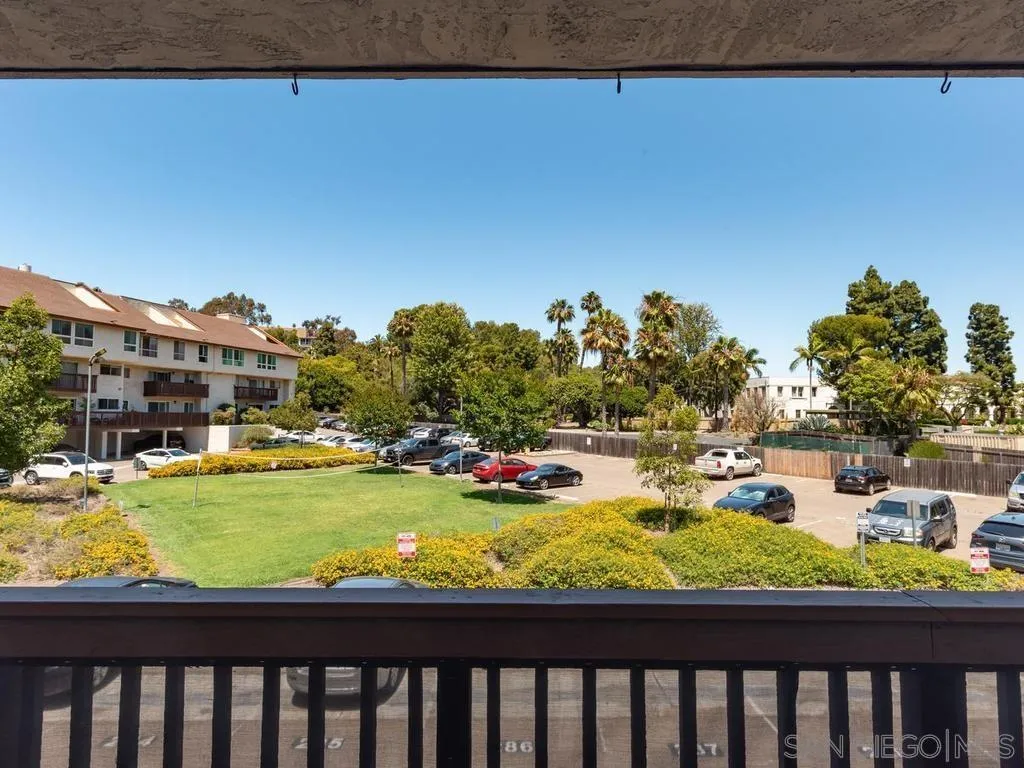 https://cdn.realtyfeed.com/cdn/127/260013238/2d3b1cbdb0e8a21f40810baee5284211.webp