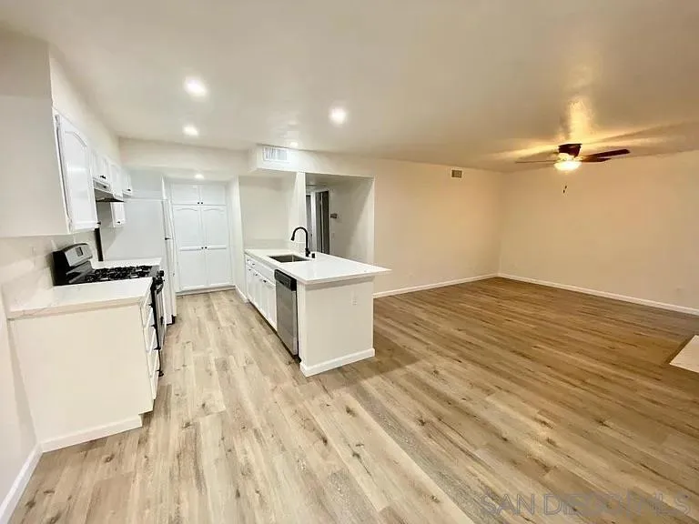 Photo #1: 260013240 Listing: Photo #1