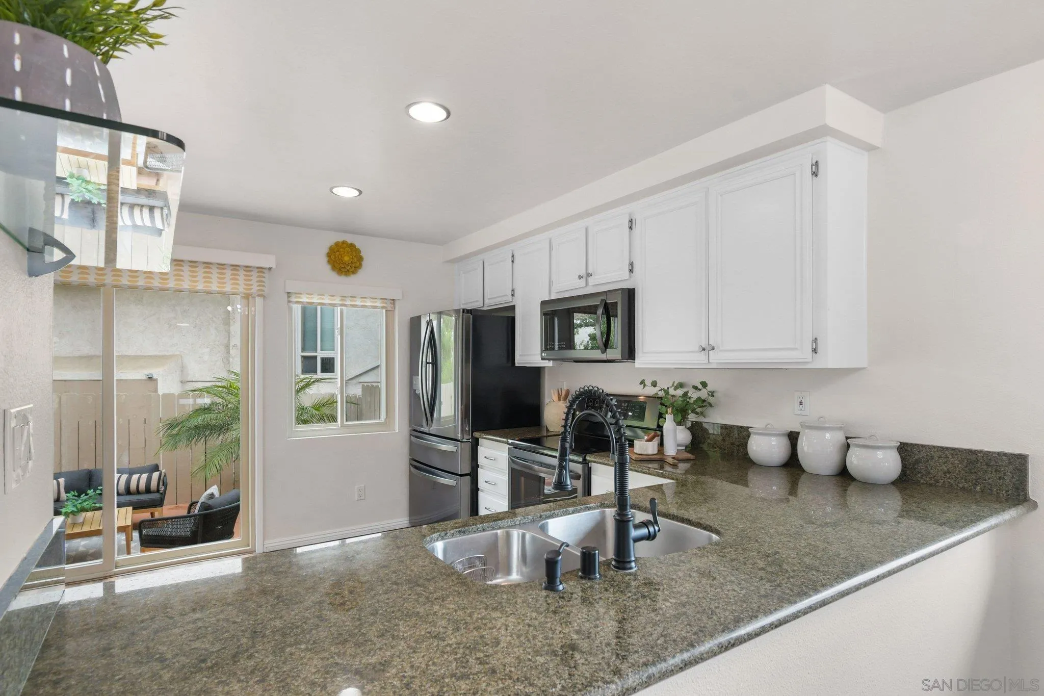 https://cdn.realtyfeed.com/cdn/127/260013241/45e7cbafa74154772df472e7c199fee5.webp