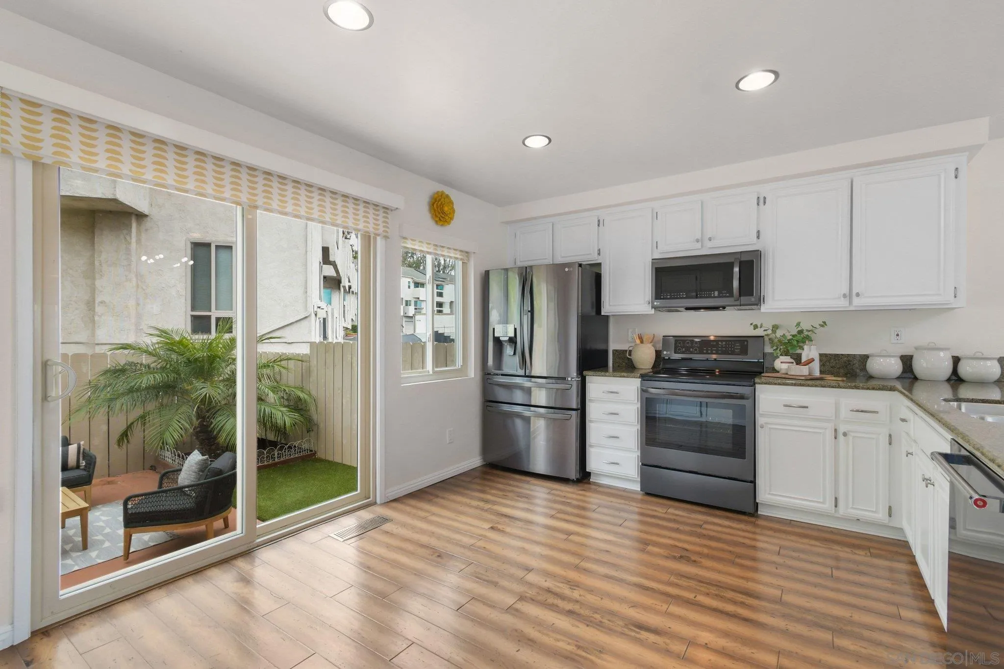 Photo #12: 260013241 Listing: Photo #12