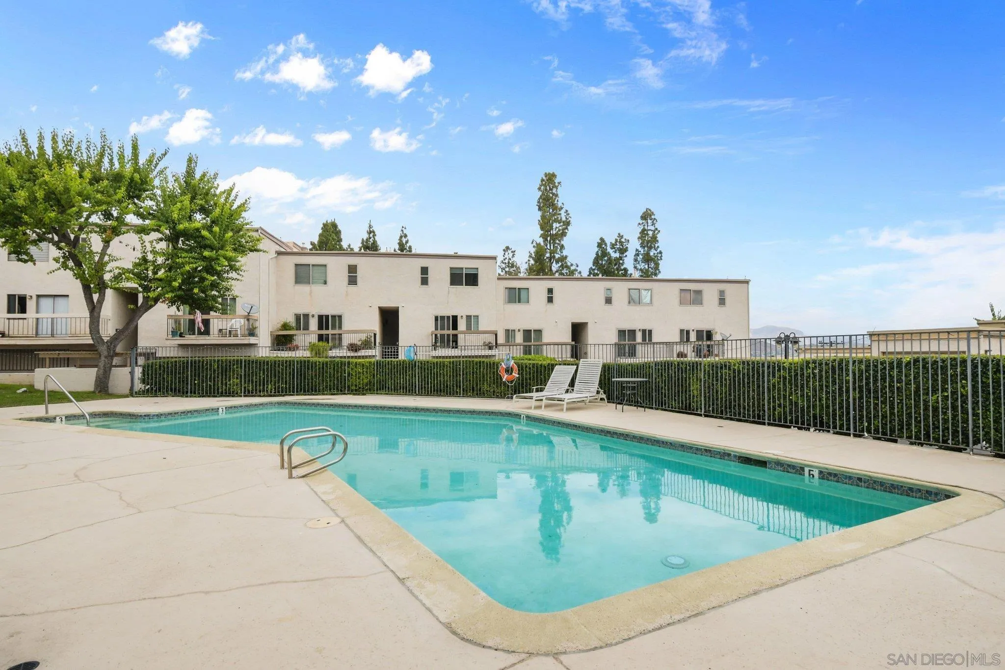https://cdn.realtyfeed.com/cdn/127/260013241/d6d8318d04d13810e496b7c908a02da6.webp