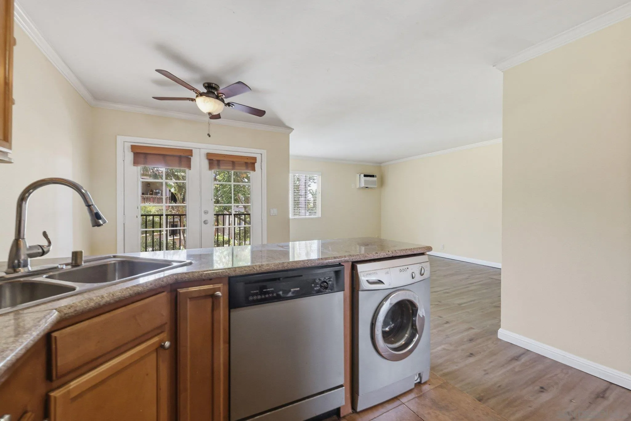https://cdn.realtyfeed.com/cdn/127/260013242/28298425e897733ff39222e4e5874a95.webp