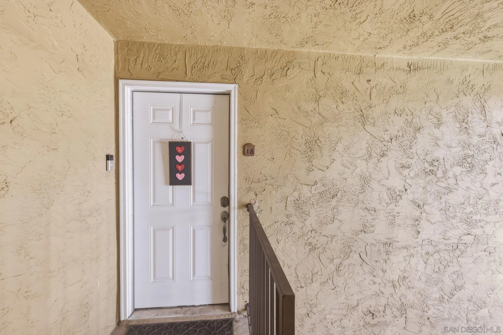 https://cdn.realtyfeed.com/cdn/127/260013242/329a44e15f69f936776e97375f3f7cd4.webp