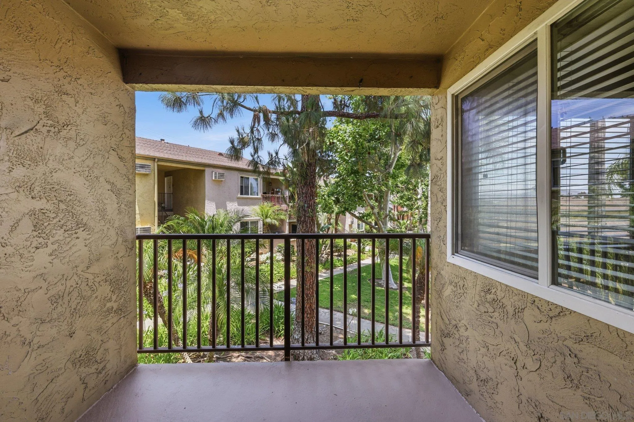 https://cdn.realtyfeed.com/cdn/127/260013242/41bcaf34465109768cebf482ea984390.webp