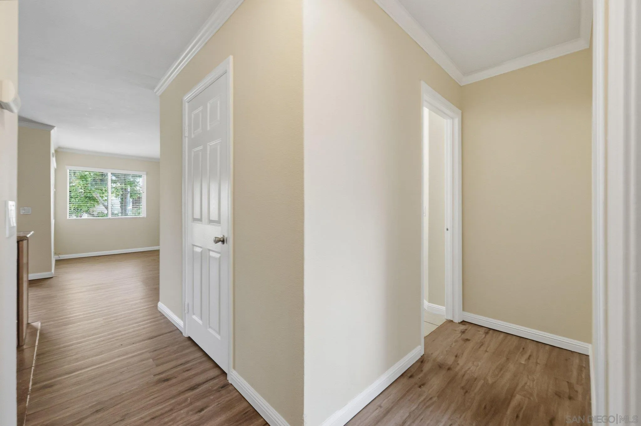 https://cdn.realtyfeed.com/cdn/127/260013242/5fa7acf79ce42264ad1501232270d7dc.webp