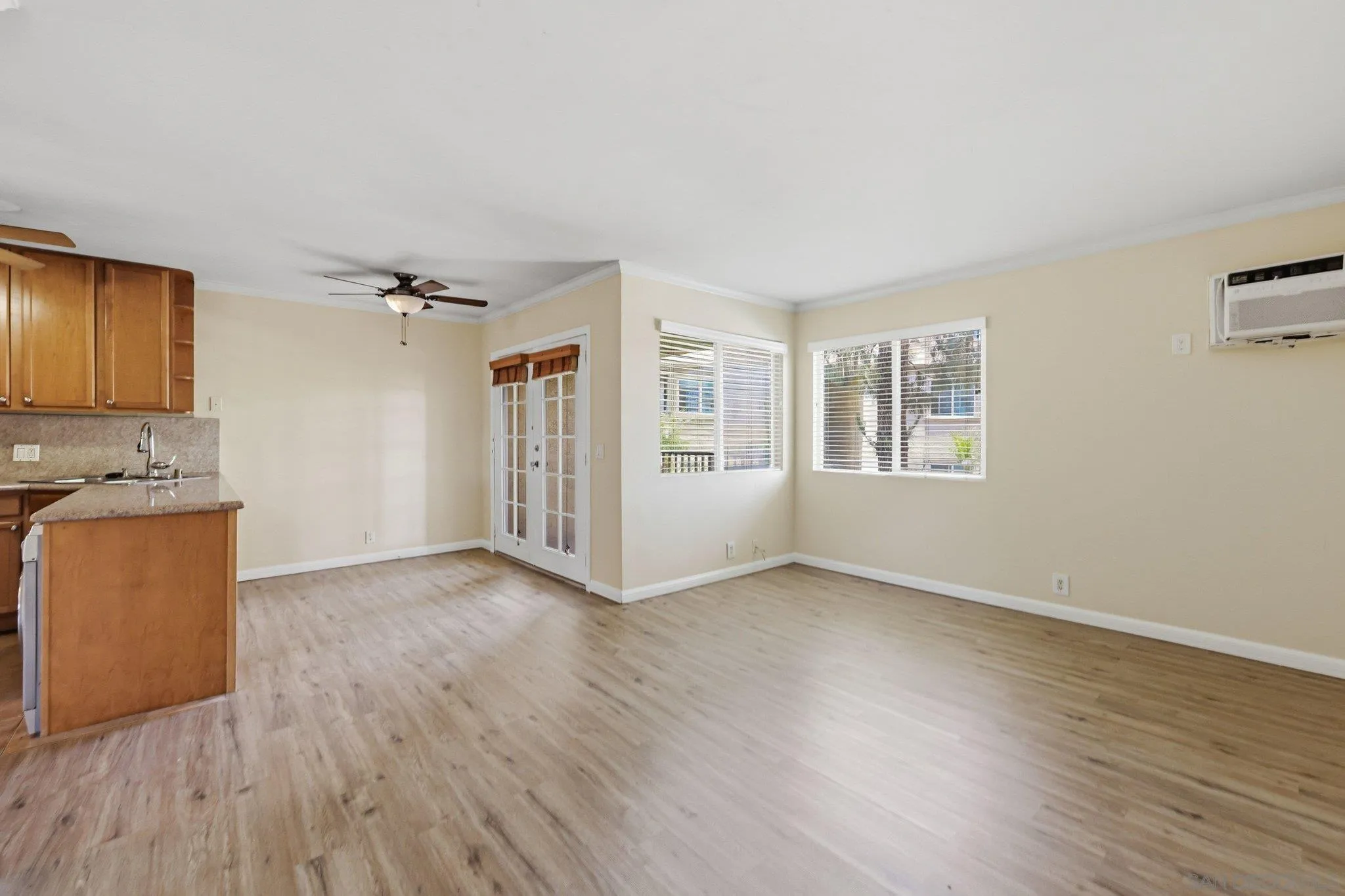 https://cdn.realtyfeed.com/cdn/127/260013242/885532dd5b5a7cfa619678ff693fe980.webp