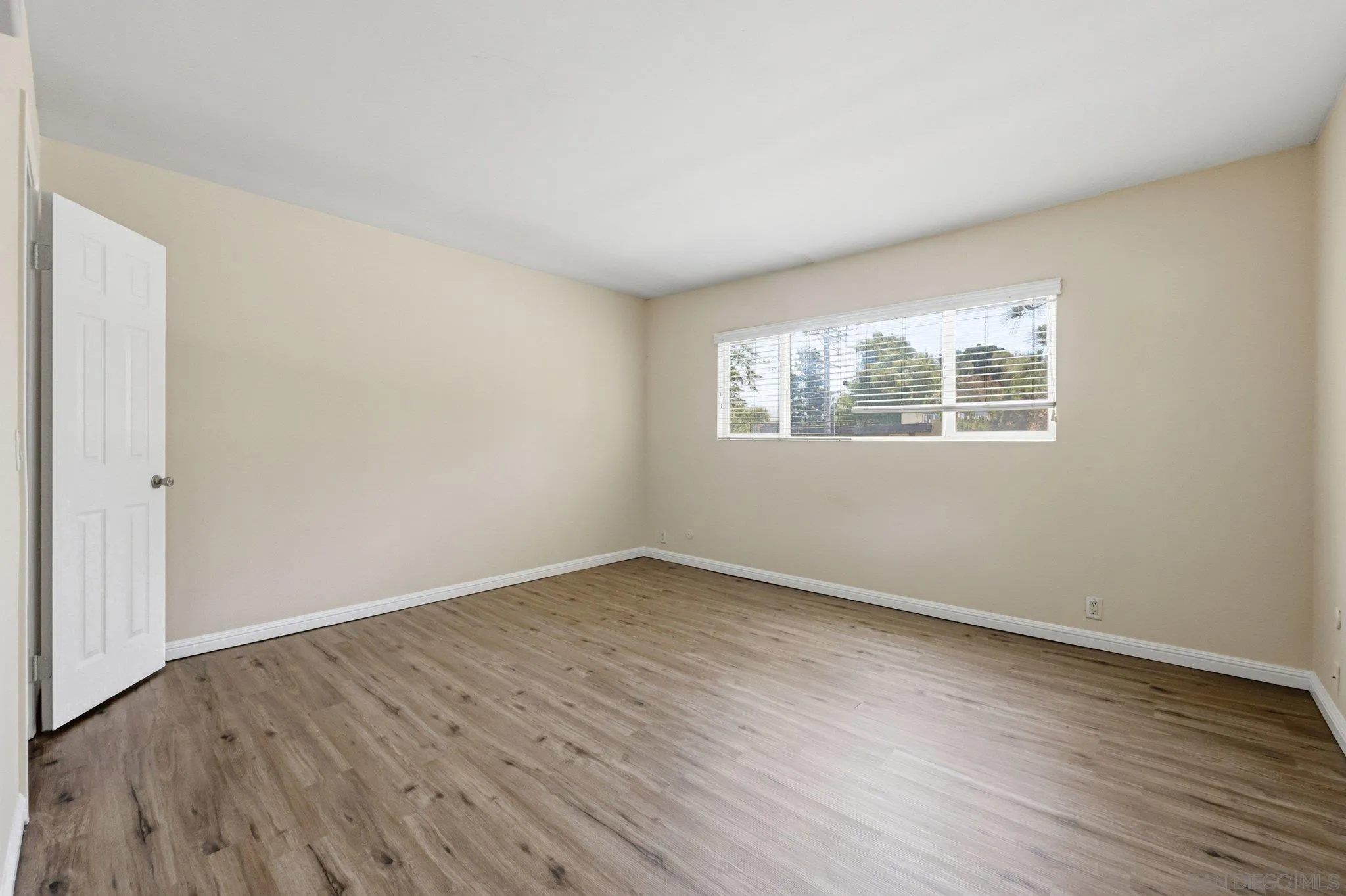 https://cdn.realtyfeed.com/cdn/127/260013242/98753e91bda8b19563e08f22c4710458.webp