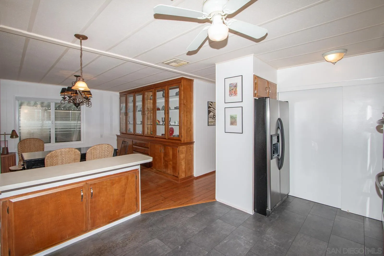 https://cdn.realtyfeed.com/cdn/127/260013245/075cdd9f6e33e36f20ea59e6b338aff7.webp