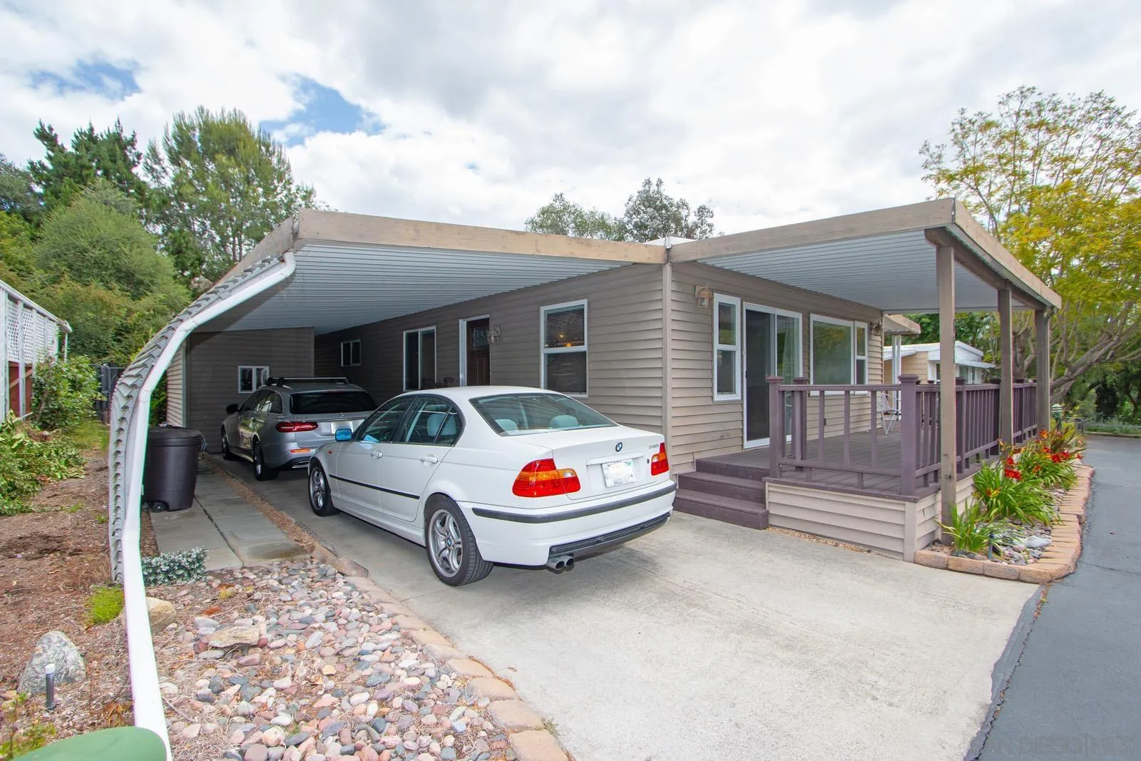 https://cdn.realtyfeed.com/cdn/127/260013245/e1a8a43df1bc89590f68174cac2387b2.webp
