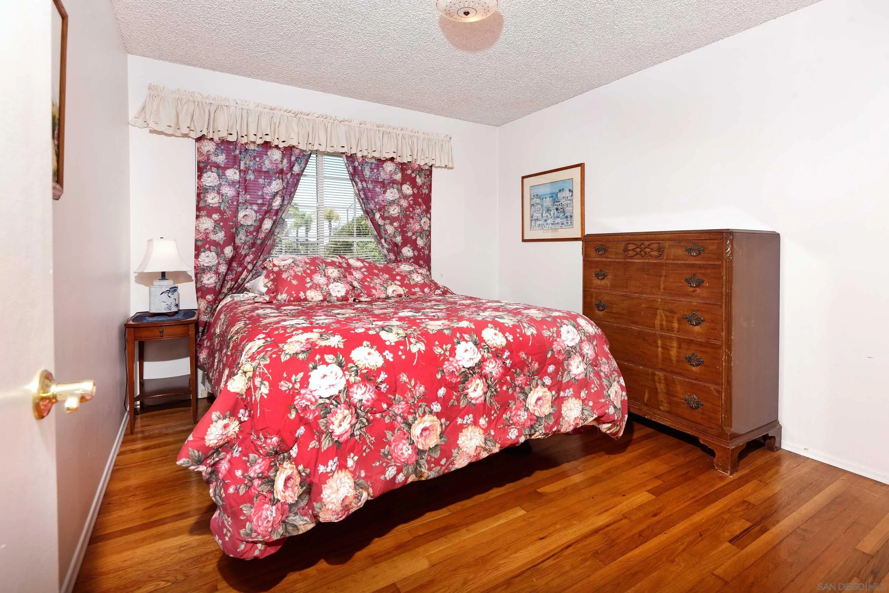 https://cdn.realtyfeed.com/cdn/127/260013246/2b92862288e008e90943746f5ae87ed6.webp