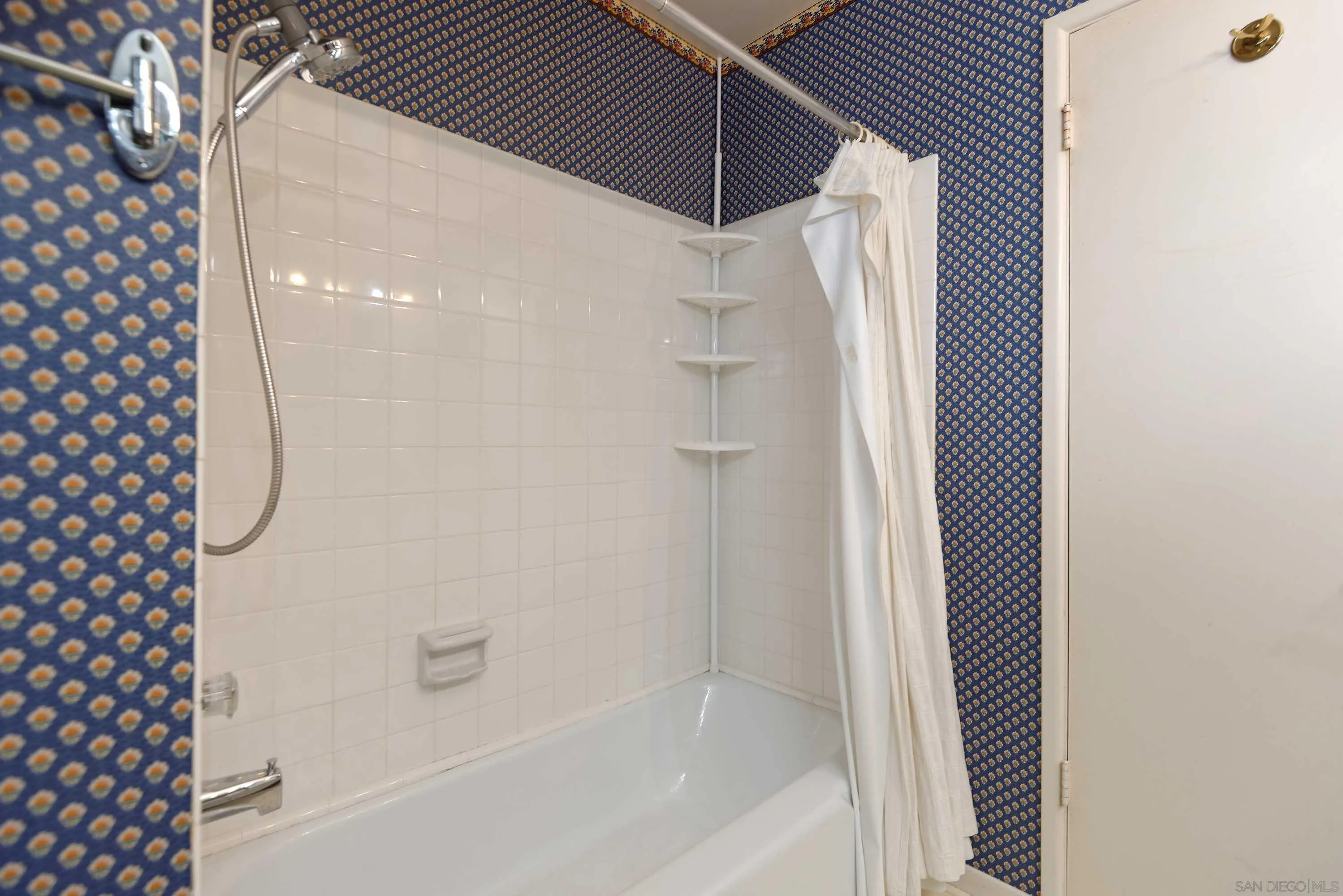 https://cdn.realtyfeed.com/cdn/127/260013246/445e3699f173d01be056bafd8259612f.webp