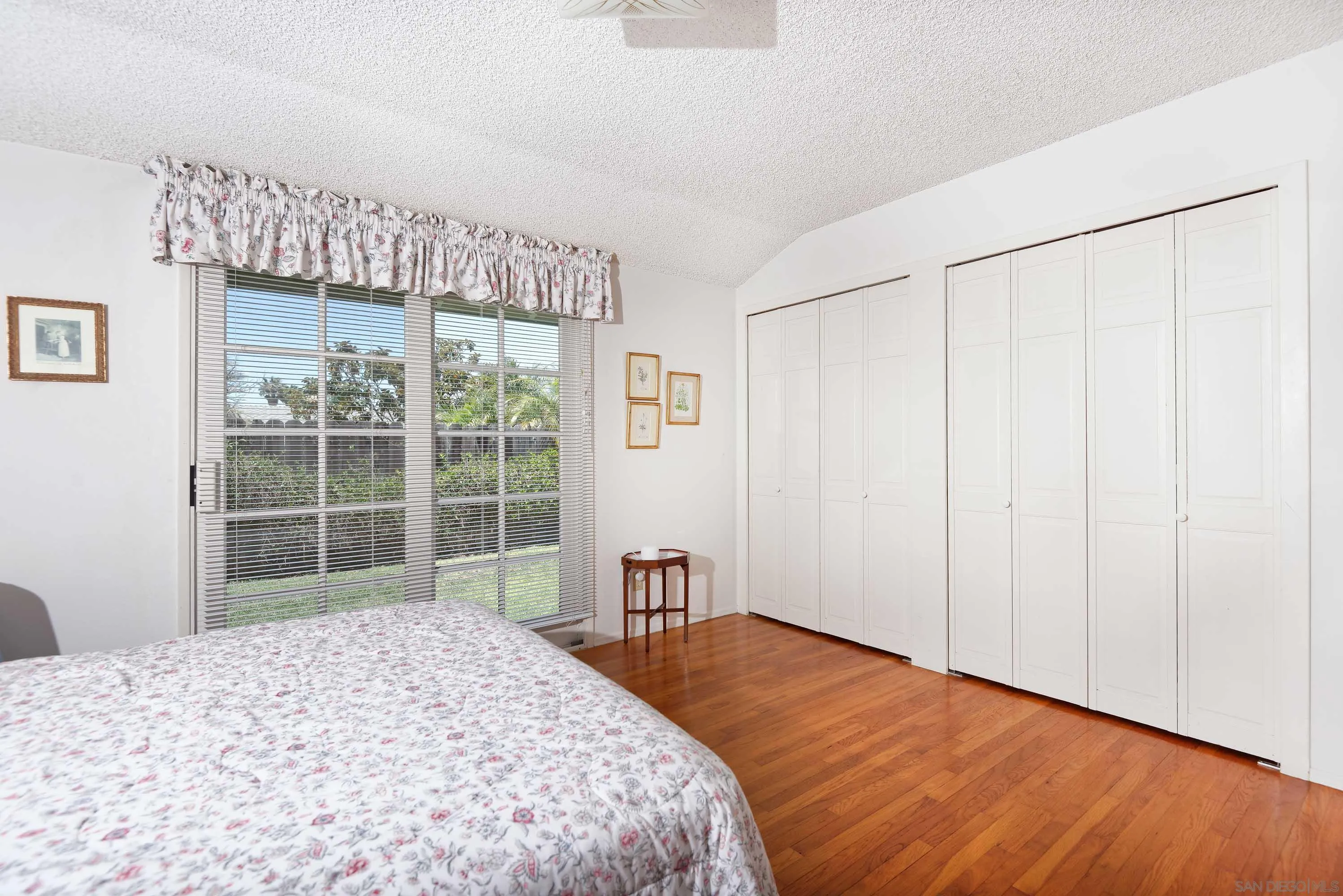 https://cdn.realtyfeed.com/cdn/127/260013246/851aa086fe55468f6fe81cc9497922a3.webp