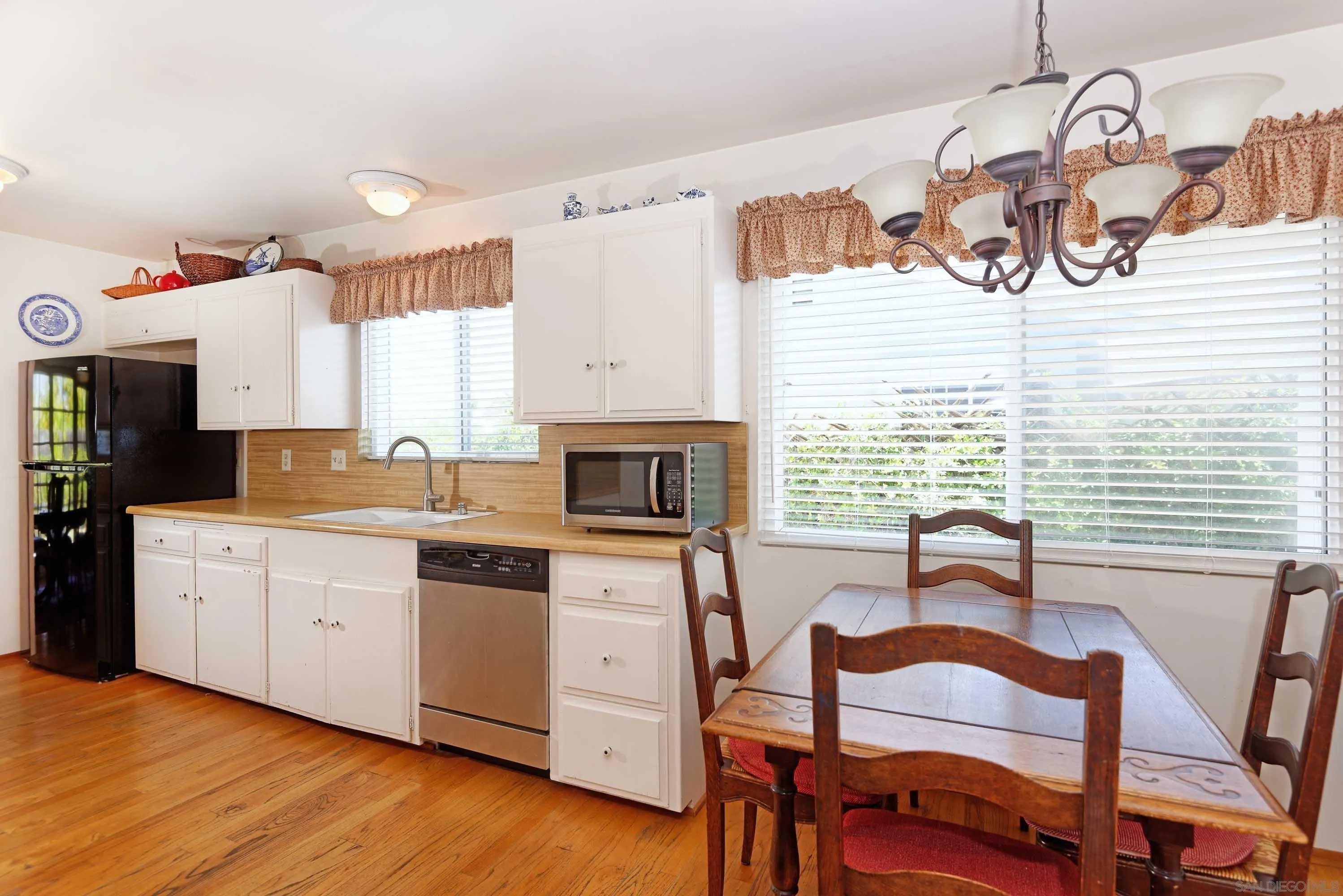 https://cdn.realtyfeed.com/cdn/127/260013246/b66000c1798a58816aadd143f21ad0a5.webp