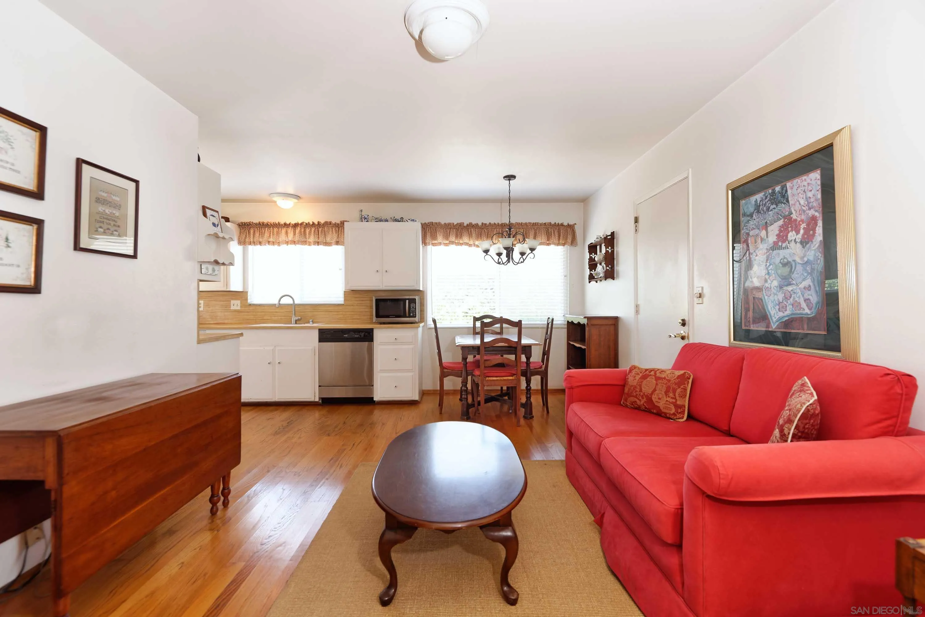 https://cdn.realtyfeed.com/cdn/127/260013246/f78b4d5d73e13cf748d97321d32506a6.webp