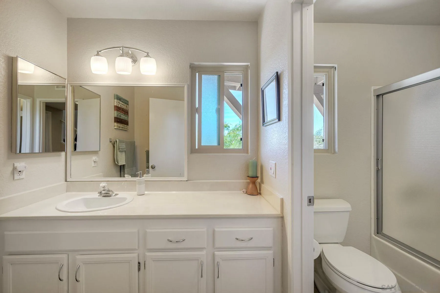 https://cdn.realtyfeed.com/cdn/127/260013264/4399757bf0c25e78181d4fff9fb64394.webp