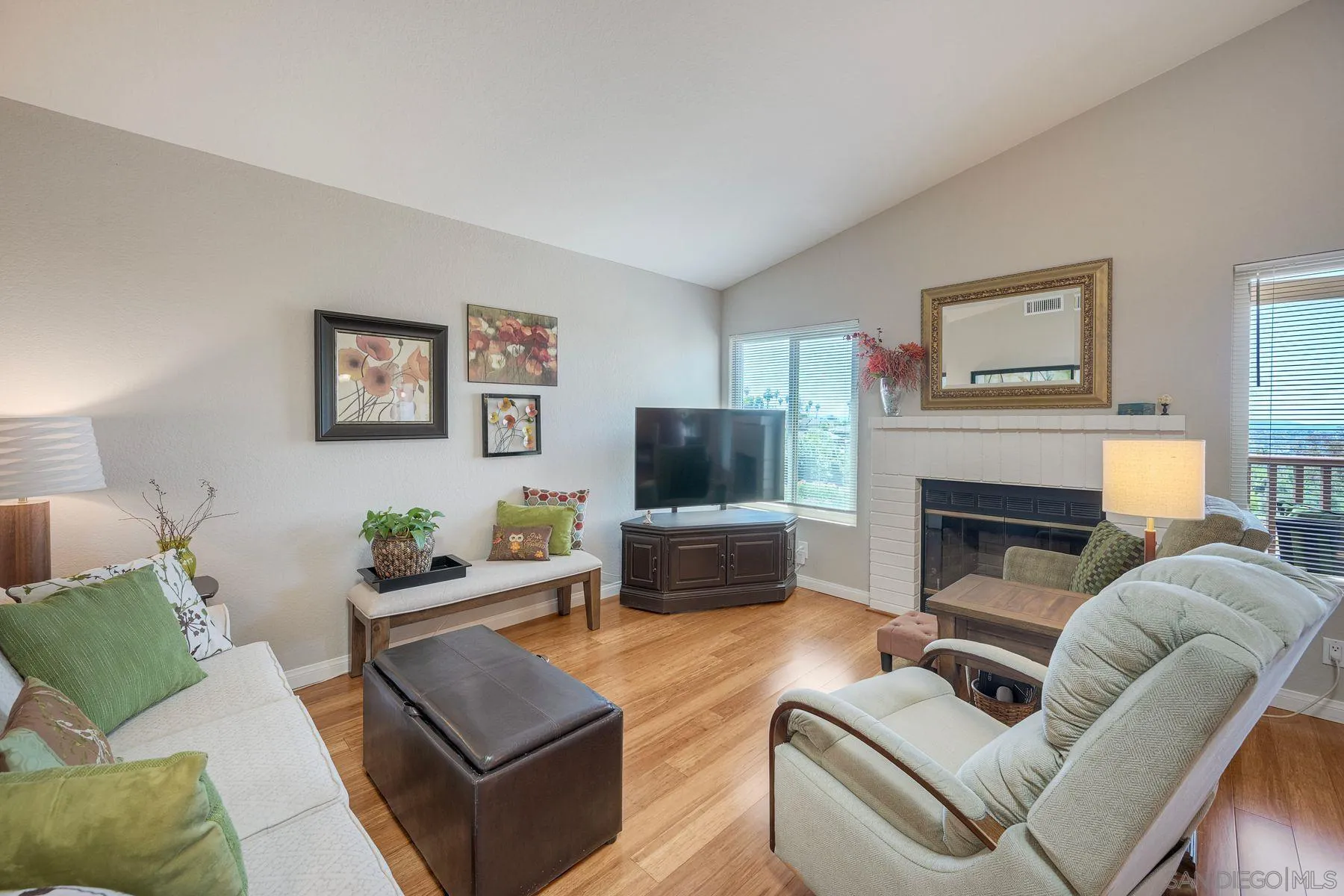 https://cdn.realtyfeed.com/cdn/127/260013264/457231abd41a3004d86634089e6348fe.webp