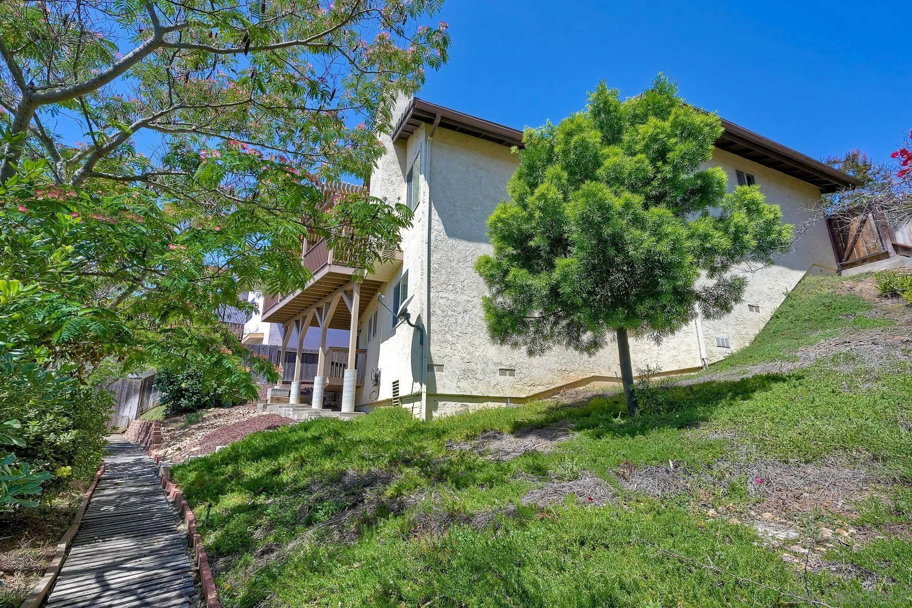 https://cdn.realtyfeed.com/cdn/127/260013264/7128dcccc57c4cfcb937f988108a7362.webp
