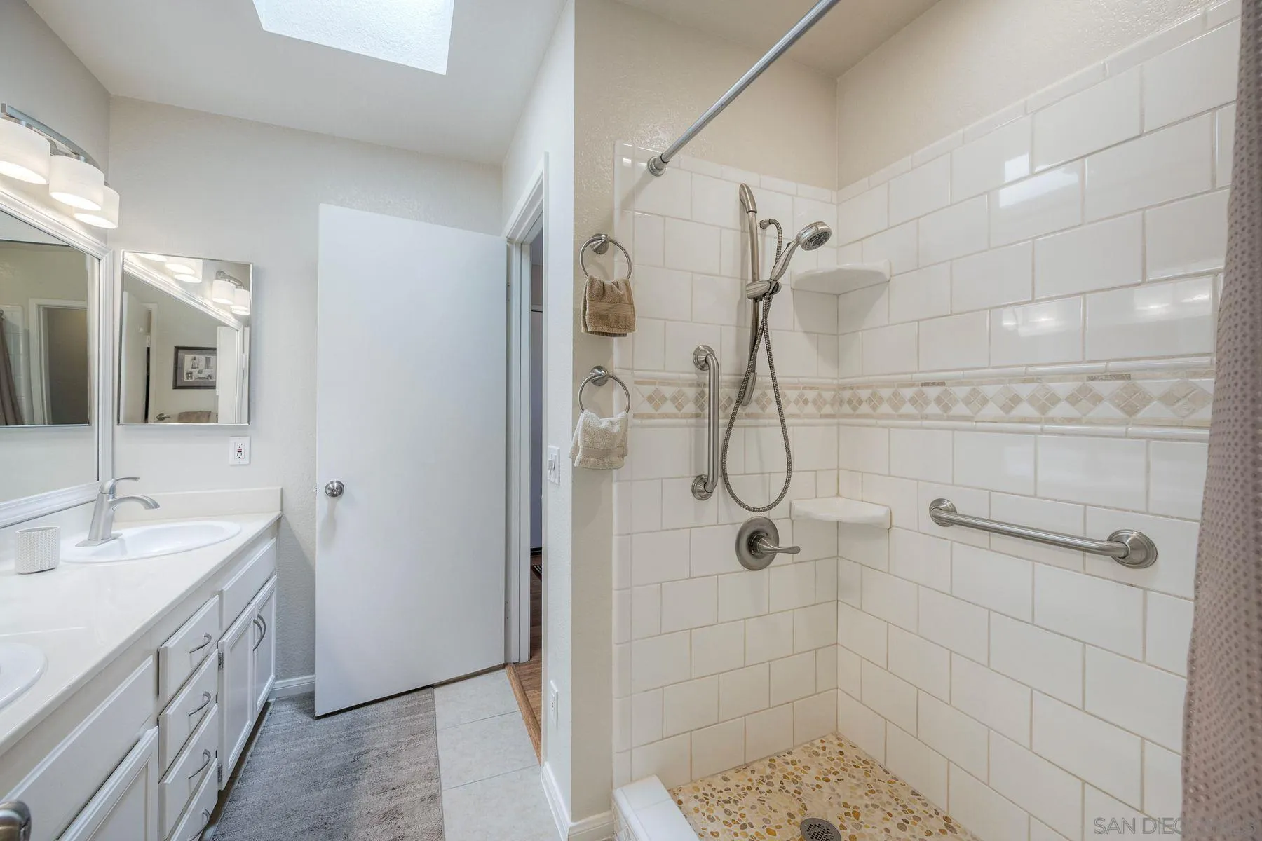 https://cdn.realtyfeed.com/cdn/127/260013264/8d775dfb97681548777e16032b4763e2.webp