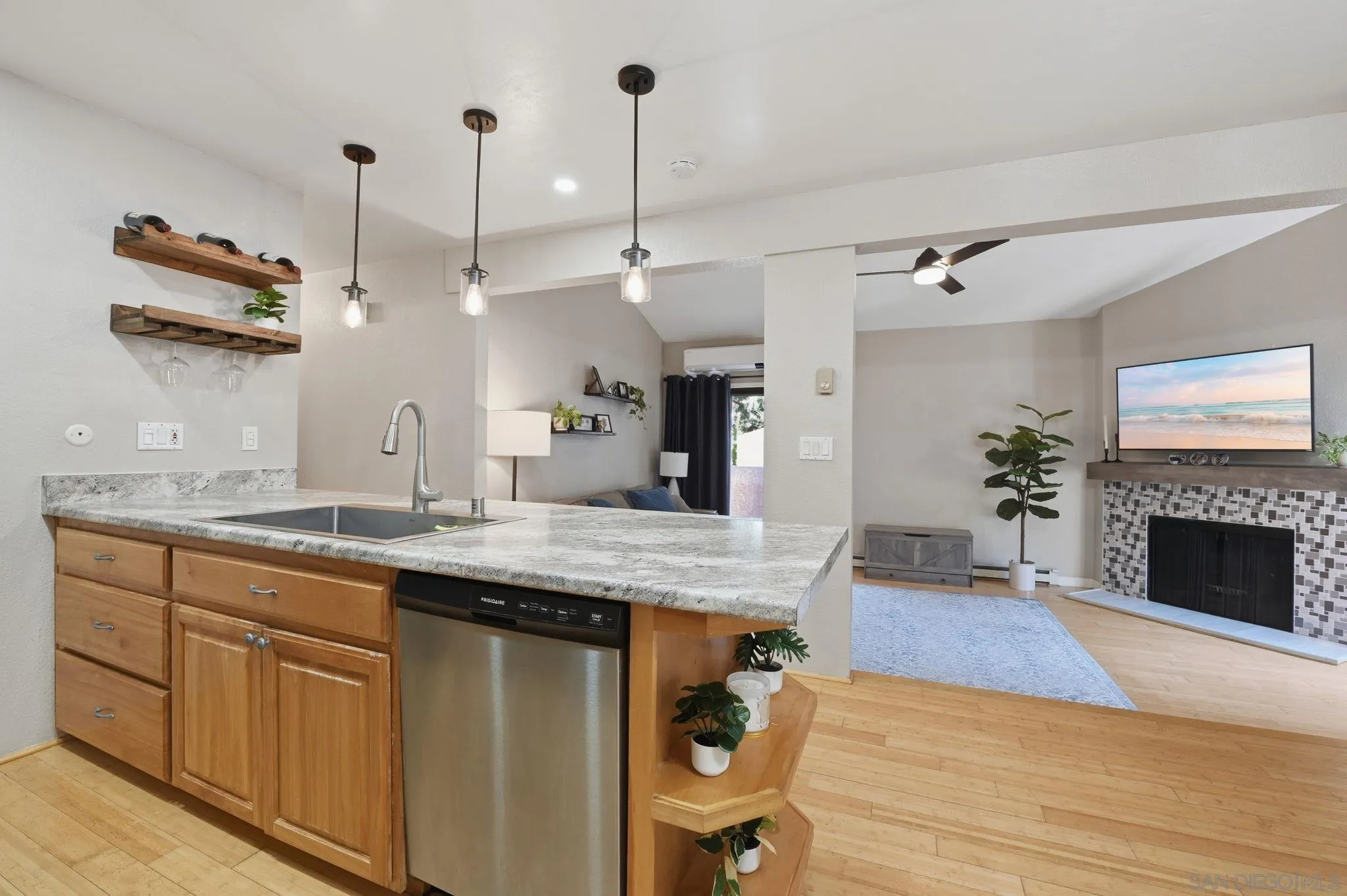 Photo #8: 260013267 Listing: Photo #8