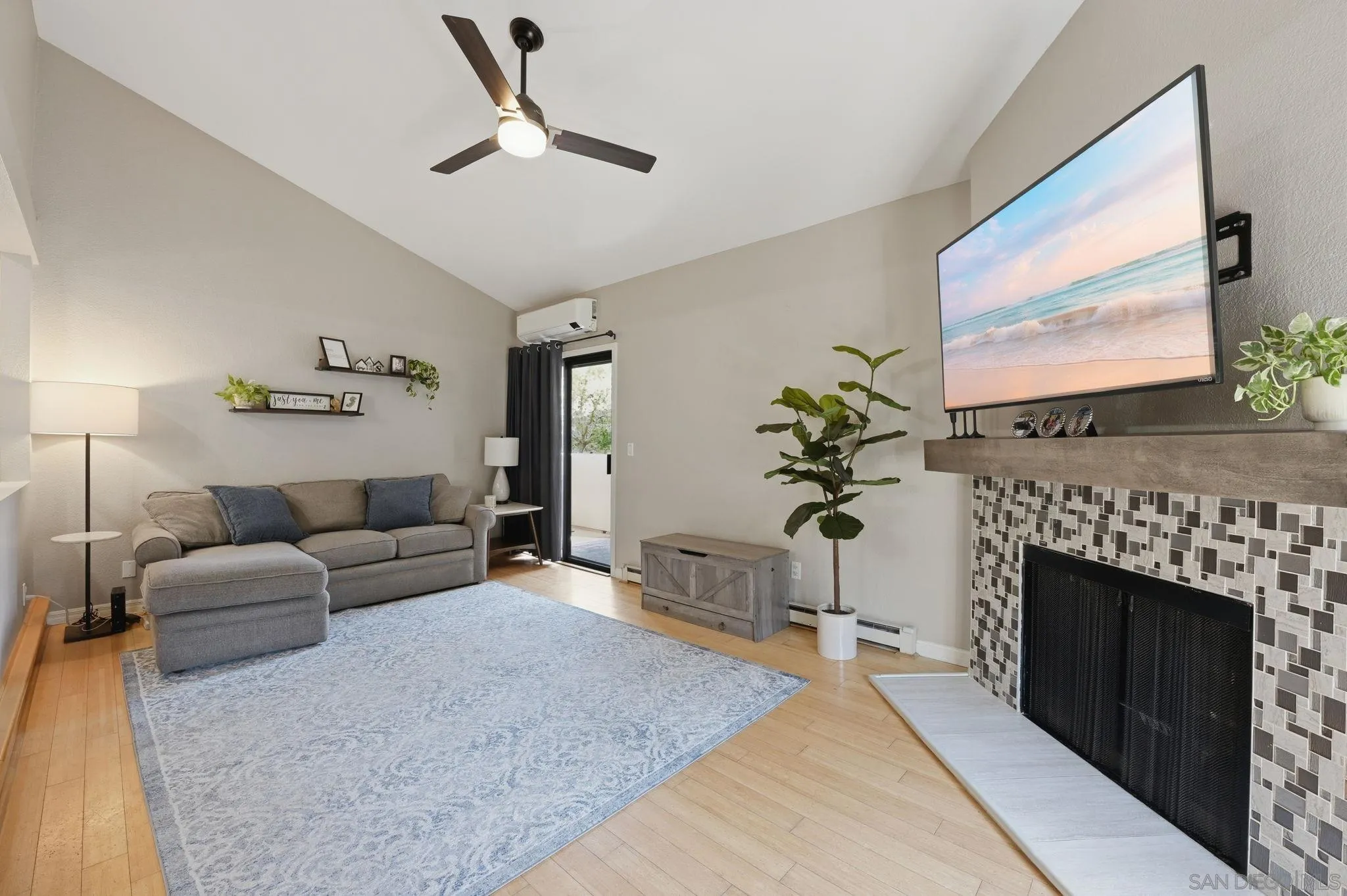 https://cdn.realtyfeed.com/cdn/127/260013267/8ac8ade7b3e5c7aa090c8582230ad23a.webp