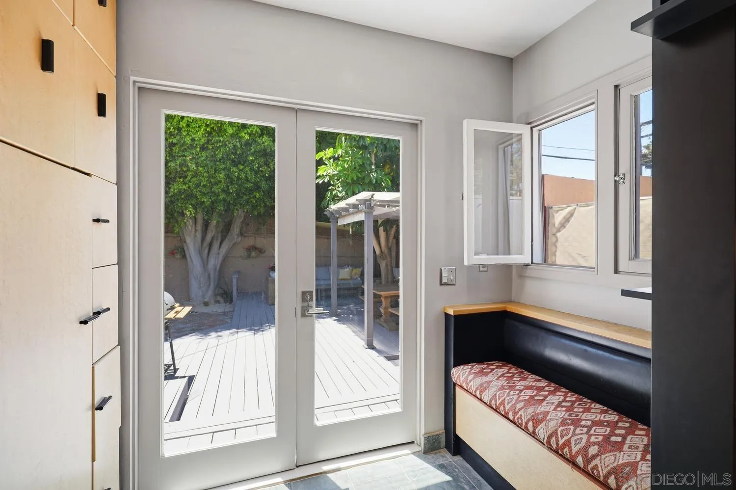 https://cdn.realtyfeed.com/cdn/127/260013269/bc222d9326ee5f4c70686fb75ce7f973.webp