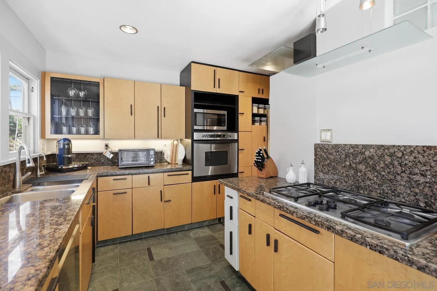 https://cdn.realtyfeed.com/cdn/127/260013269/f61c67106fdef6fc0b586604aba50f91.webp
