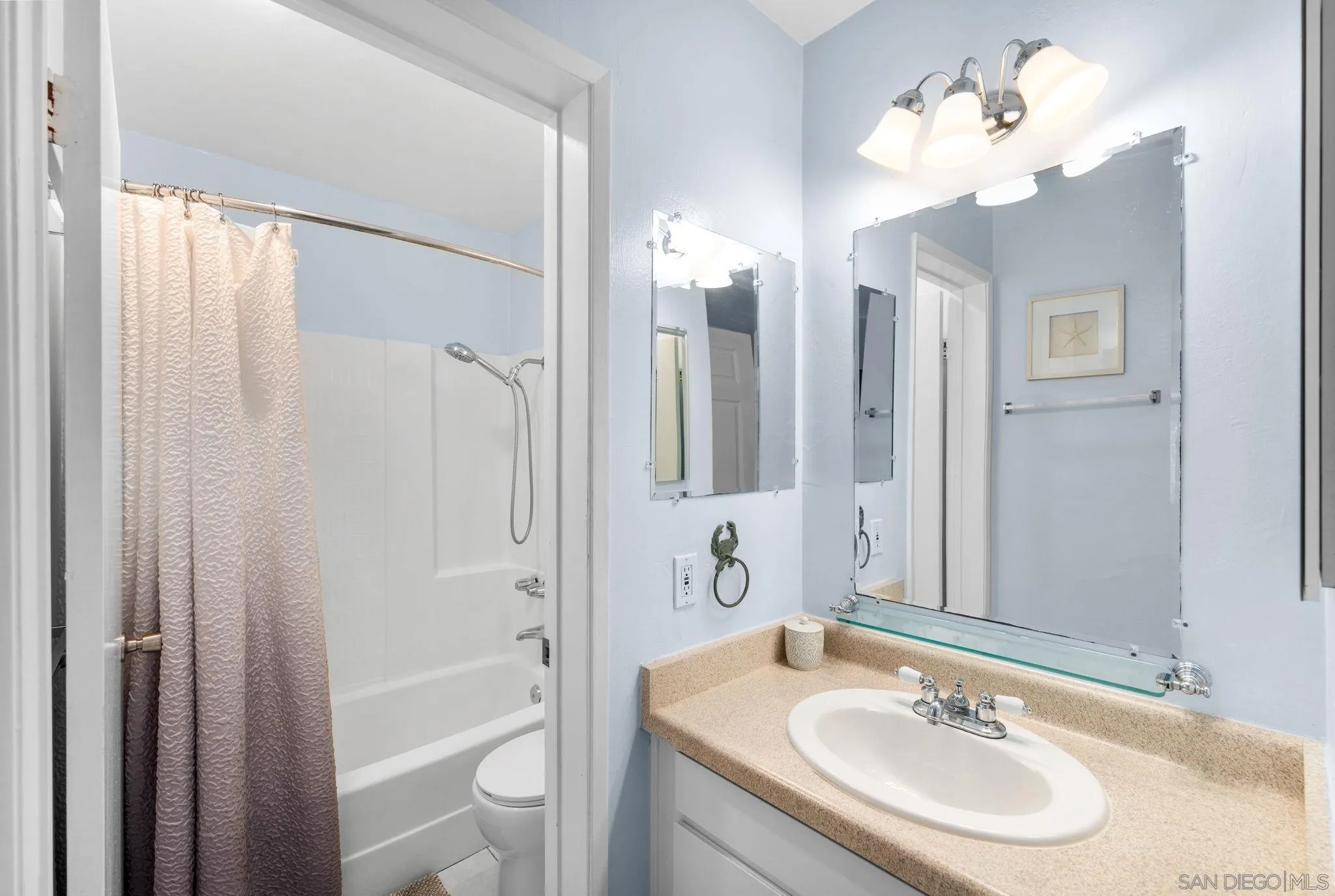 https://cdn.realtyfeed.com/cdn/127/260013279/3823a4745e47b787af6e9631500e0392.webp