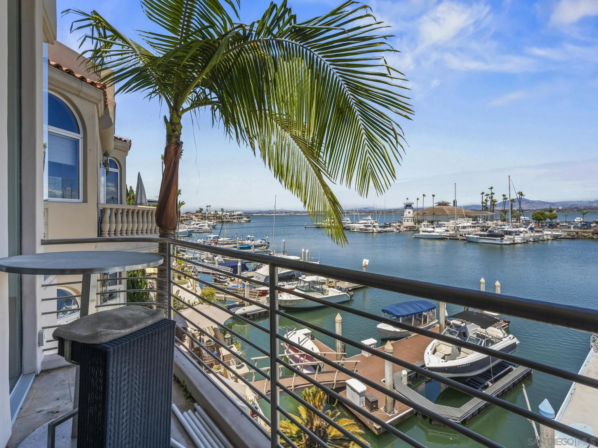 https://cdn.realtyfeed.com/cdn/127/260013286/7471b8cae72e45cb9bbc3de262d3d2bb.webp