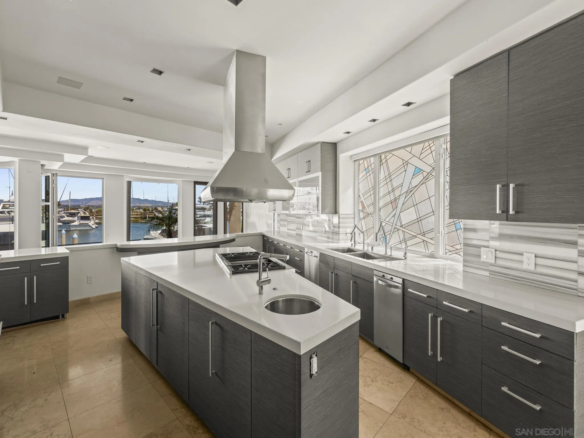https://cdn.realtyfeed.com/cdn/127/260013286/f86a1f7f54d12fc0b126b1c09b234737.webp