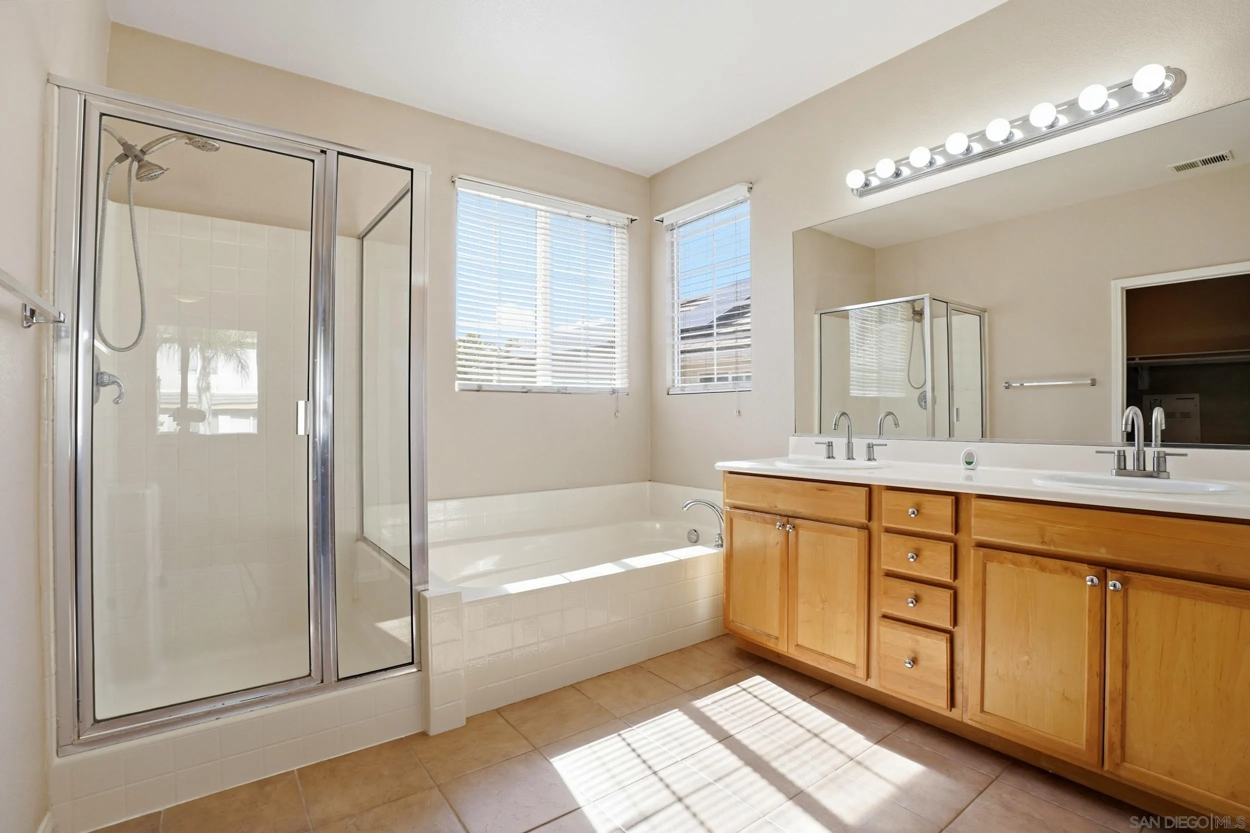 https://cdn.realtyfeed.com/cdn/127/260013287/3e4f9d7e2265409c1c3028f1f2b82fda.webp