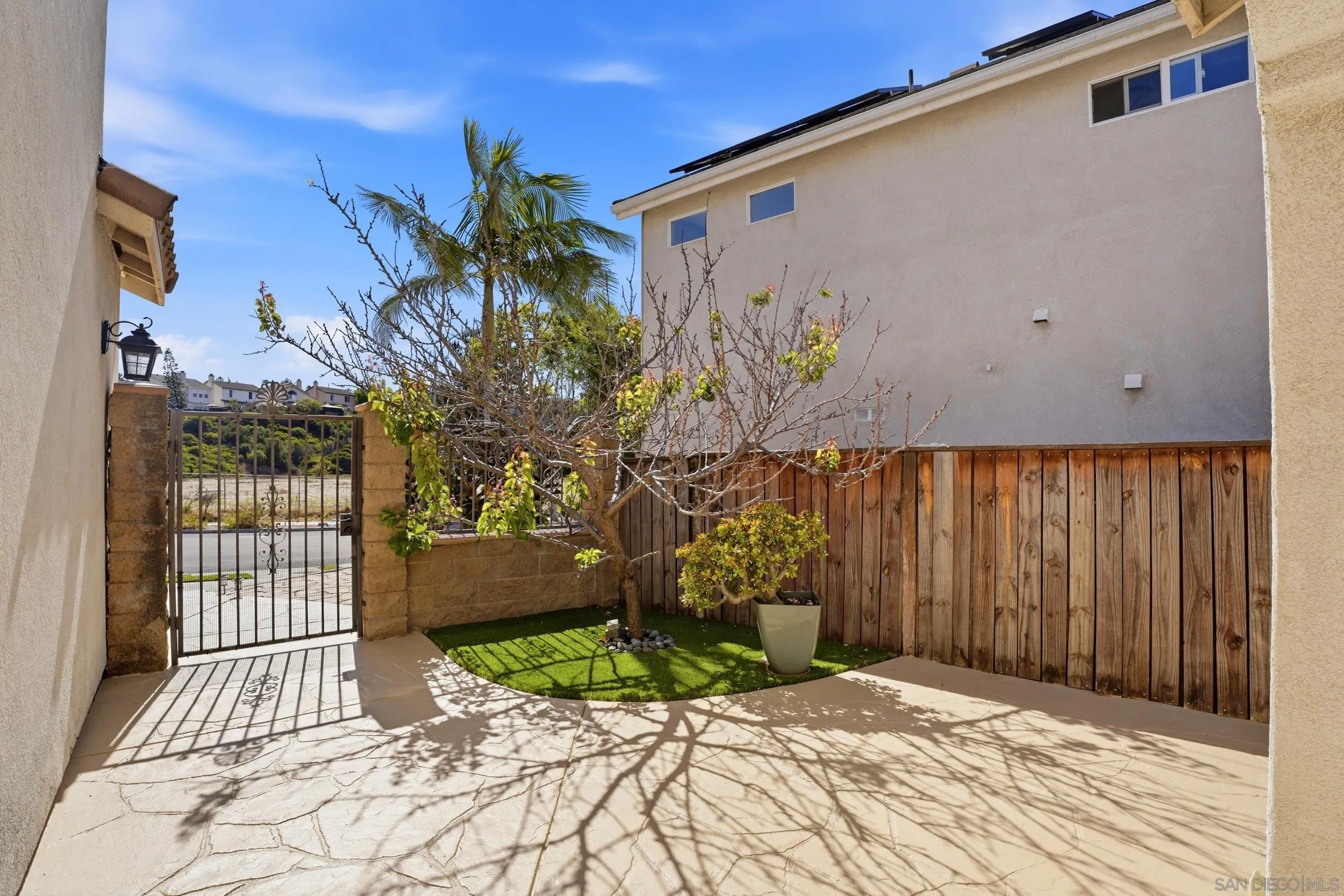 https://cdn.realtyfeed.com/cdn/127/260013287/4315425b7f8a17e95abd67572f6c2572.webp