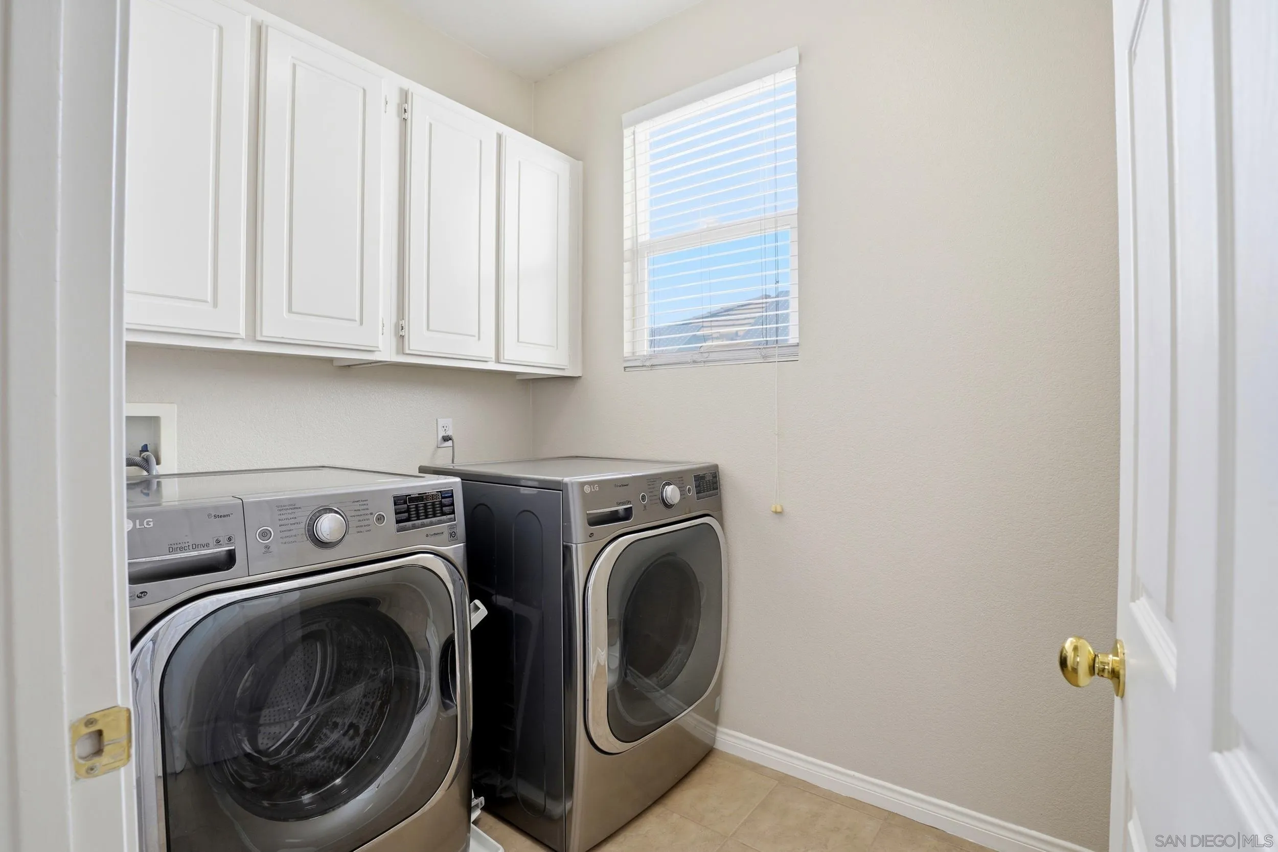 https://cdn.realtyfeed.com/cdn/127/260013287/c7f58c24fc3cdb3d56b881cc73c13afb.webp