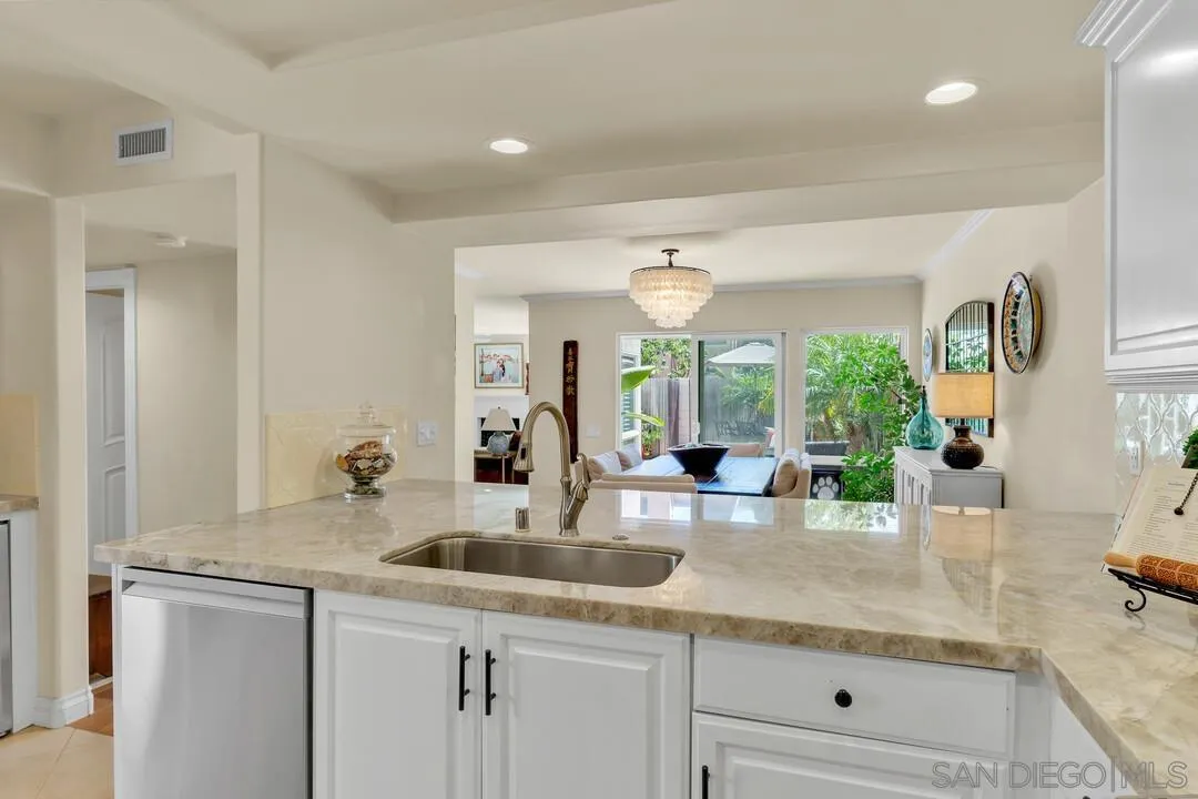 Photo #9: 260013293 Listing: Photo #9