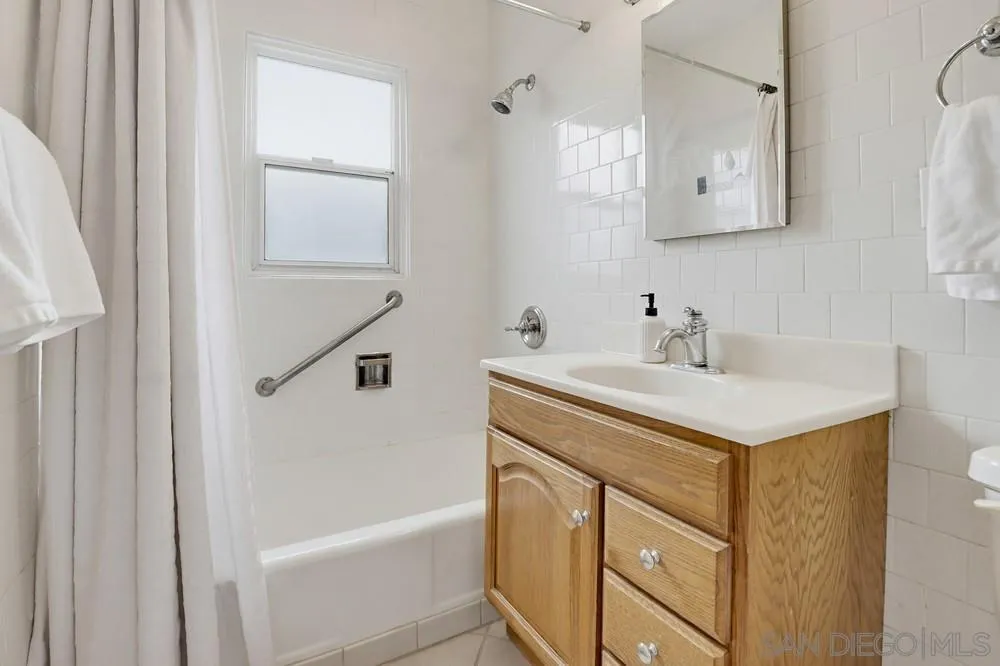 https://cdn.realtyfeed.com/cdn/127/260013294/7c1b5f587bdf01176919fe8fc52d1e9b.webp