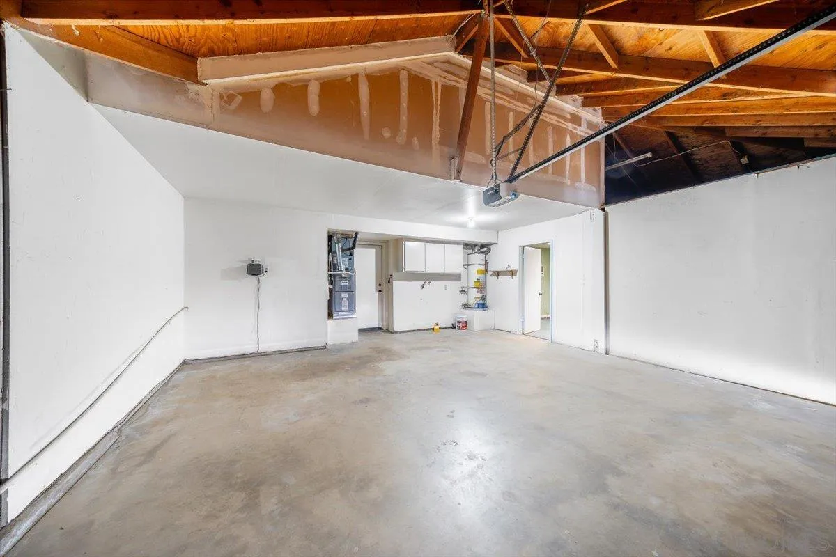 https://cdn.realtyfeed.com/cdn/127/260013295/2725f852456e6f180b69baeb65057013.webp