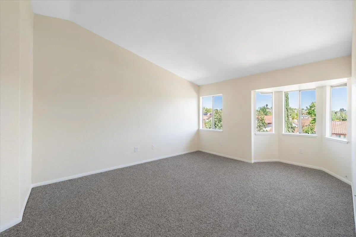 https://cdn.realtyfeed.com/cdn/127/260013295/45f86ccee6db783eb623607f0f4dc719.webp
