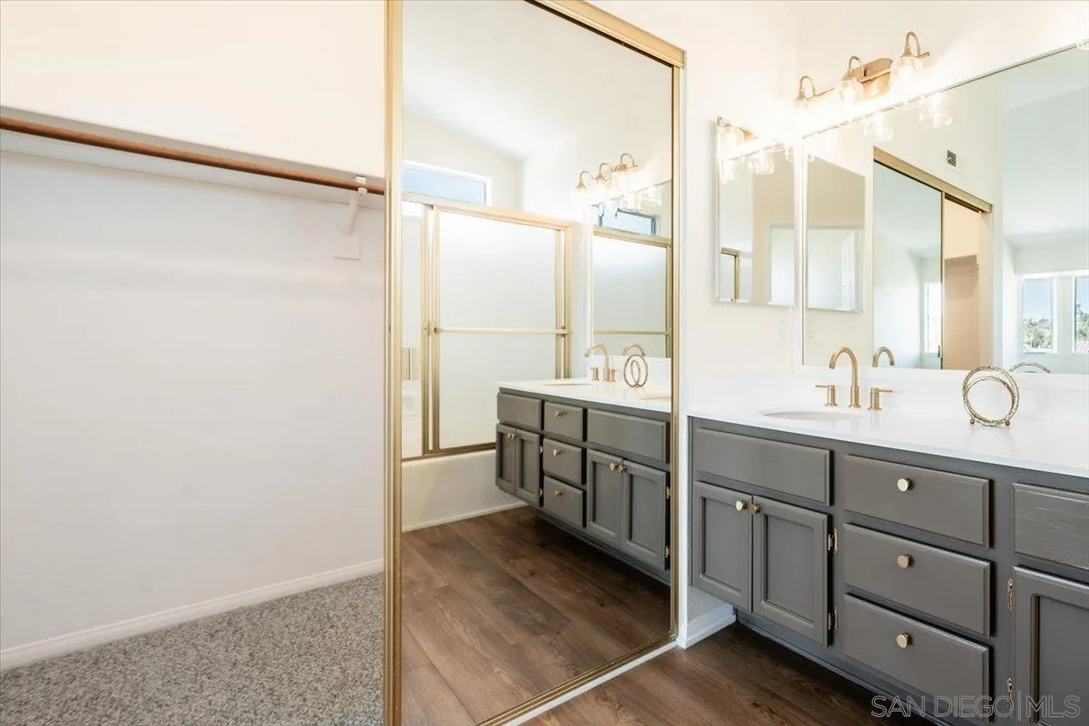 https://cdn.realtyfeed.com/cdn/127/260013295/6bed1bde8767a1d1846fdcbc2728536e.webp
