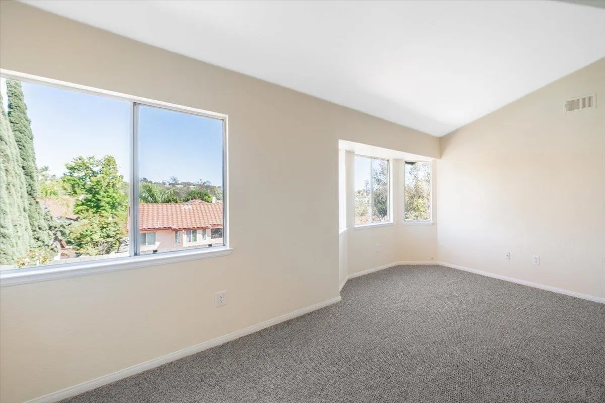 https://cdn.realtyfeed.com/cdn/127/260013295/7b293dcbe92aeb74ca5ec4a028c6eb31.webp