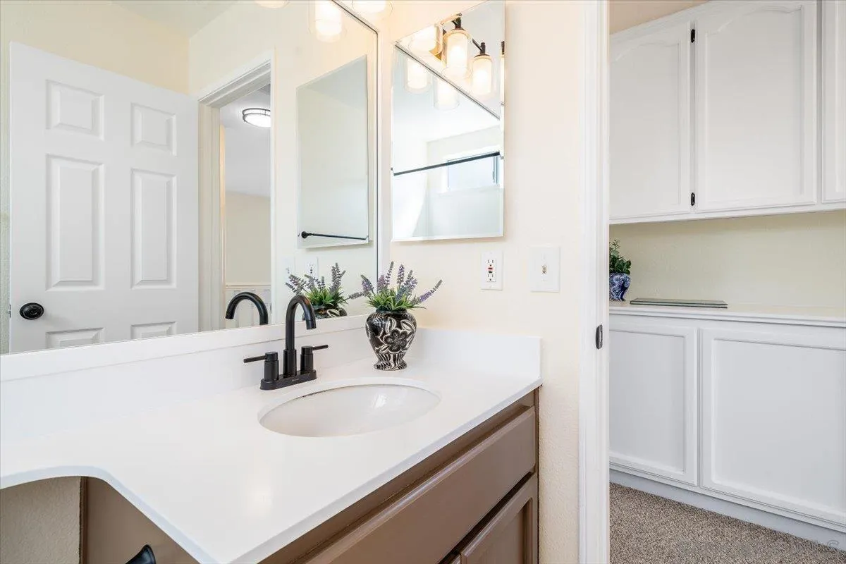 https://cdn.realtyfeed.com/cdn/127/260013295/c49ab08410f4175d047e3af6f215e953.webp