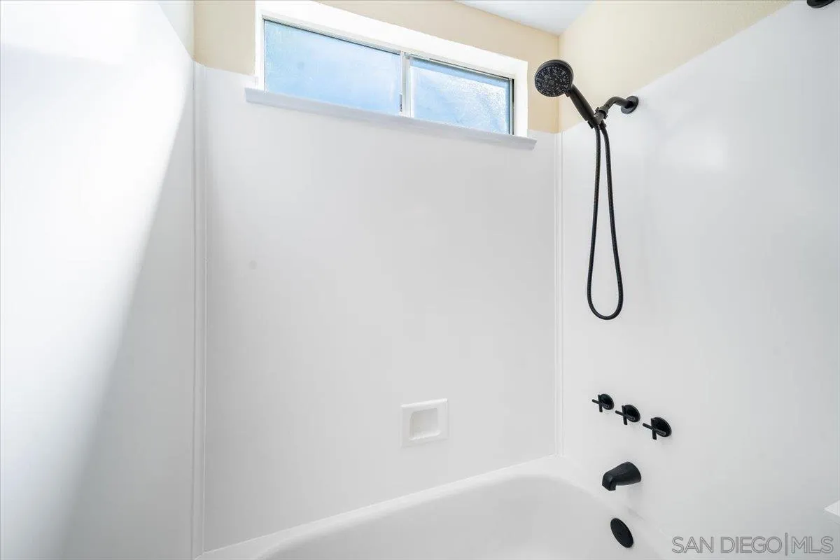 https://cdn.realtyfeed.com/cdn/127/260013295/cafdf424a4da08c1c24b1f7107b57b54.webp