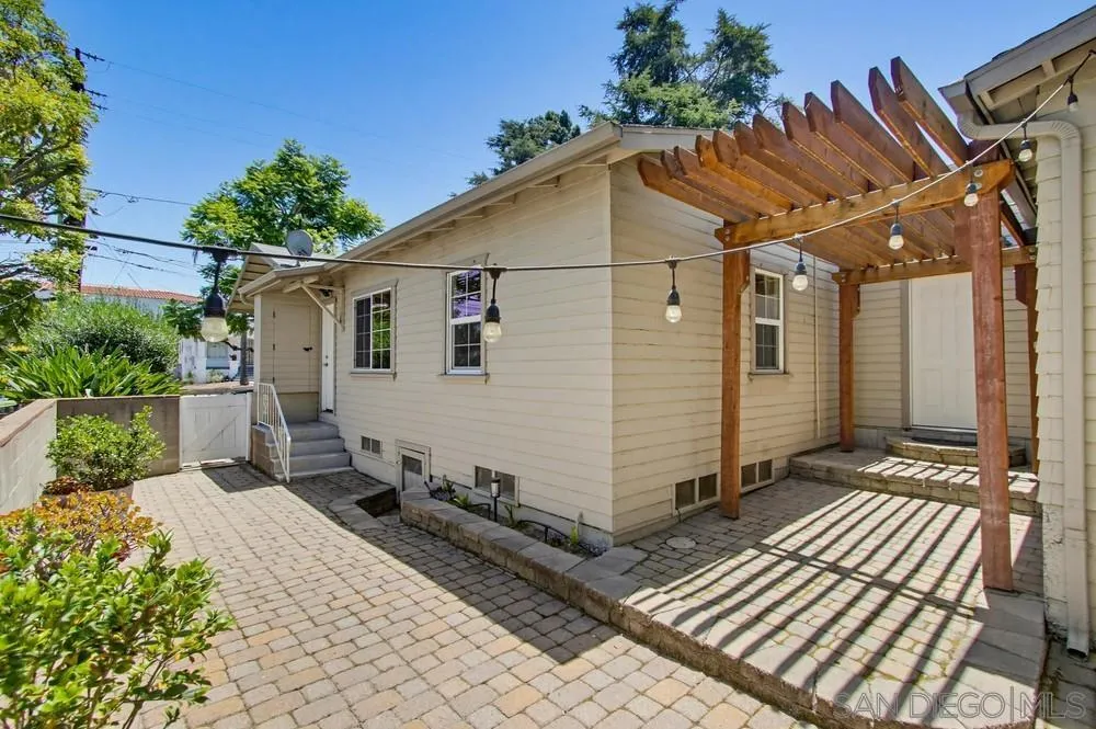 https://cdn.realtyfeed.com/cdn/127/260013296/18de4f7f90e8caf68a1a324c4f561e2e.webp