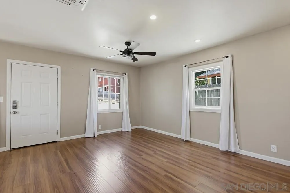 https://cdn.realtyfeed.com/cdn/127/260013296/58065f38b78427fb3ea4aae085caba2e.webp
