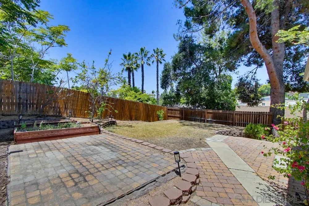 https://cdn.realtyfeed.com/cdn/127/260013296/5bcfb664d28aeaadf4554dccdecc4819.webp