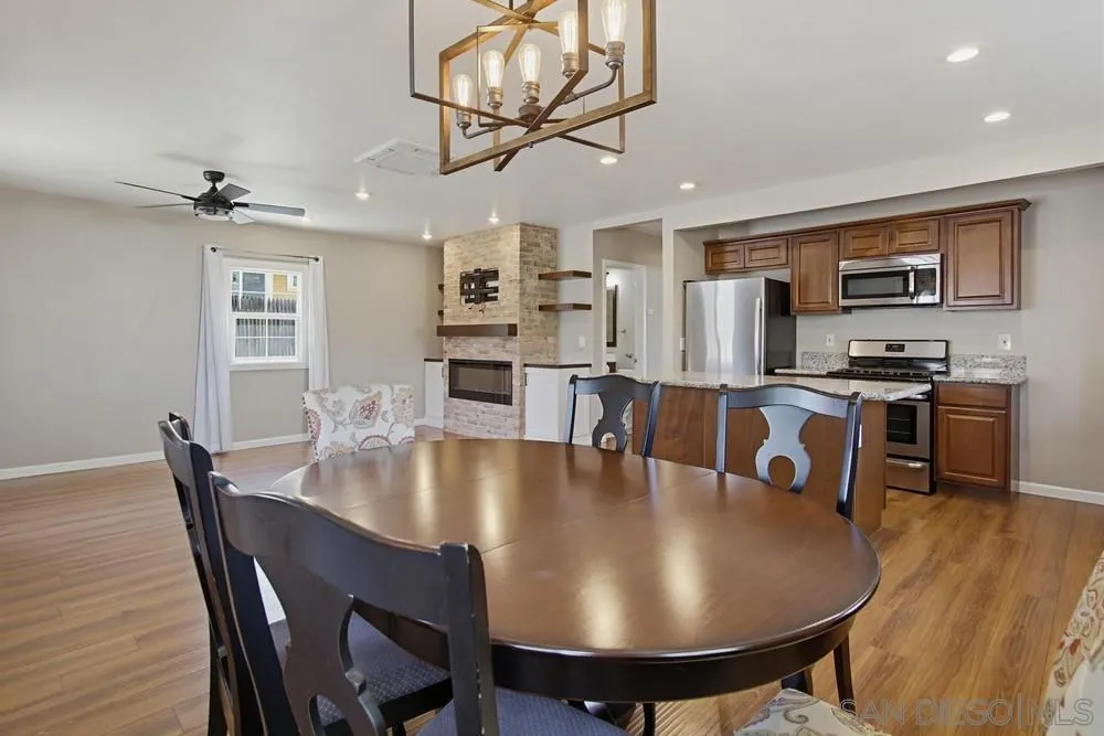 https://cdn.realtyfeed.com/cdn/127/260013296/762c2c4b0a6767c0d9caf83d877daea5.webp
