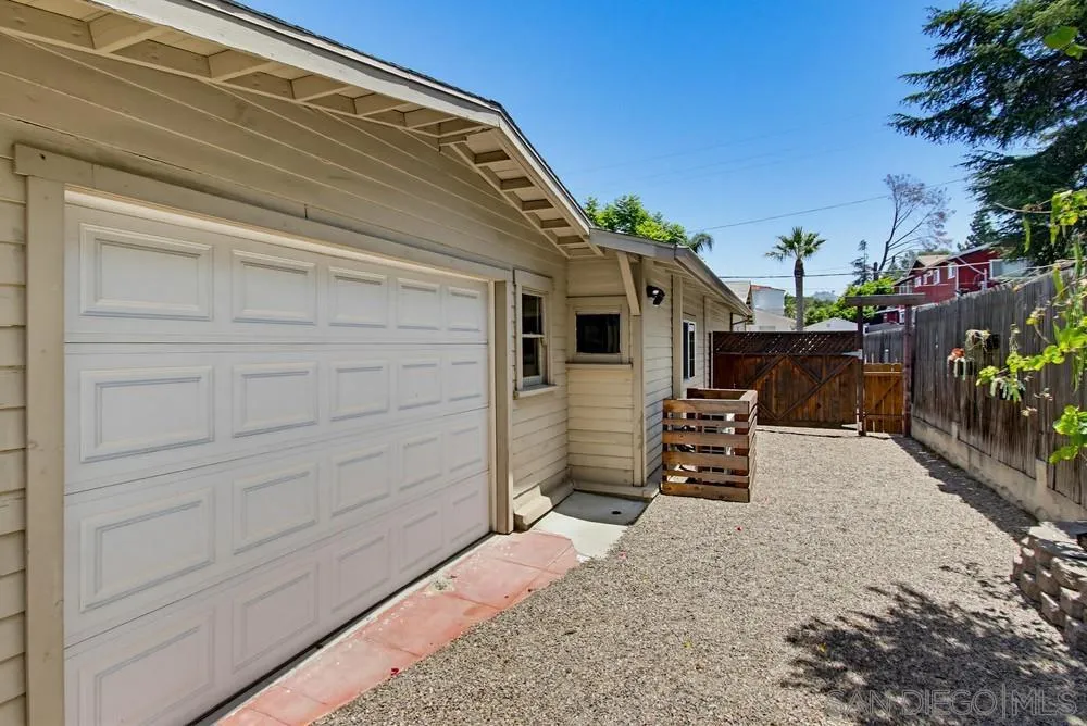https://cdn.realtyfeed.com/cdn/127/260013296/833b6db628c9942dadf729fc5eab2486.webp