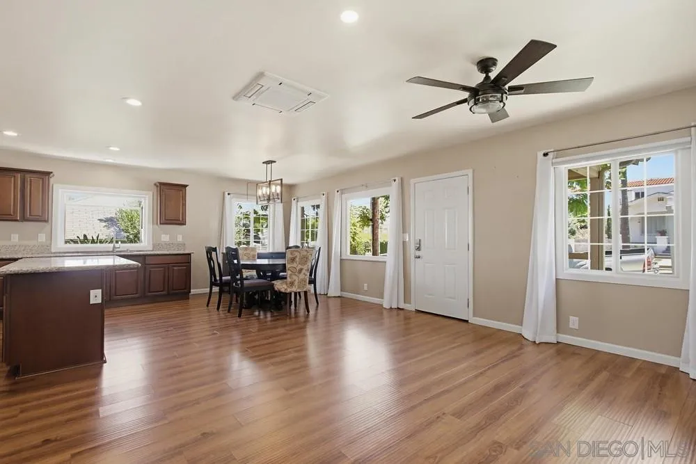 https://cdn.realtyfeed.com/cdn/127/260013296/8b1a723d446ec1afd2309159383d0b37.webp