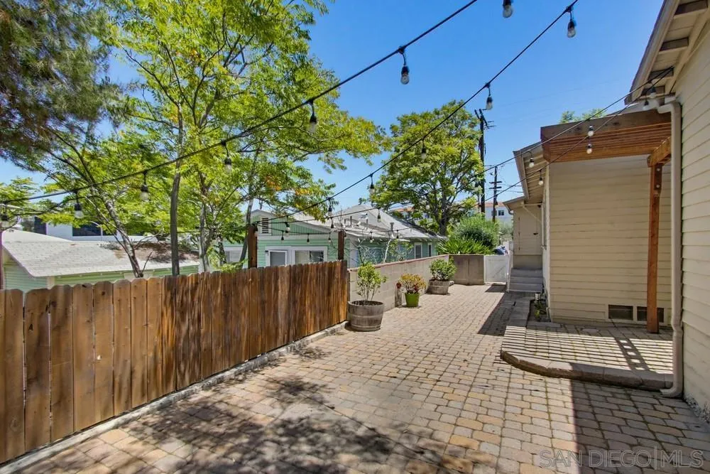 https://cdn.realtyfeed.com/cdn/127/260013296/a34538bffc7761d79b103da4c5644acd.webp