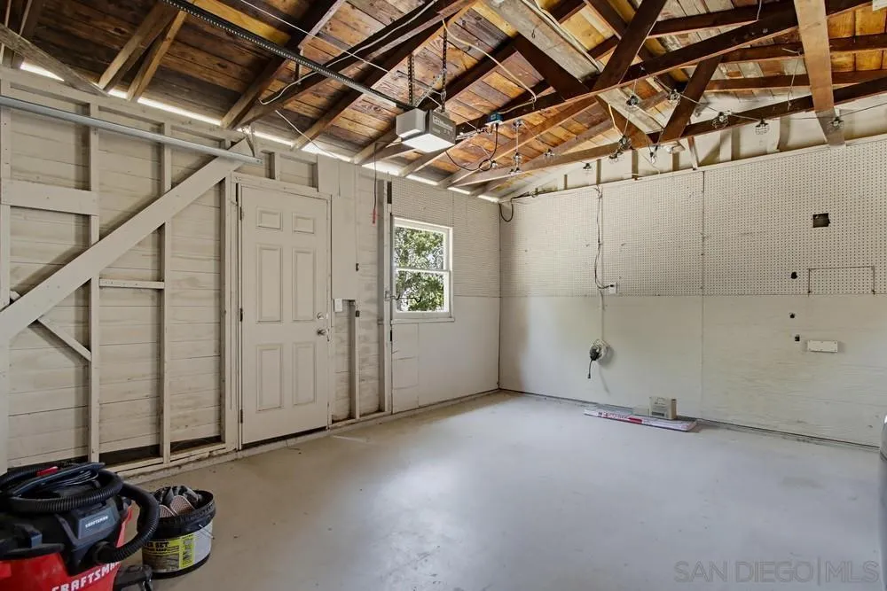 https://cdn.realtyfeed.com/cdn/127/260013296/bcf4126cbafbf32fc3acd7f2e9867015.webp