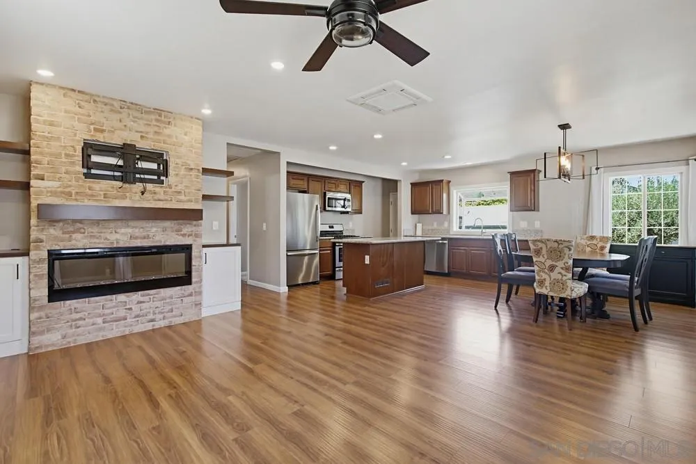 https://cdn.realtyfeed.com/cdn/127/260013296/cc7306f408e56e48fc708fda6196be8c.webp
