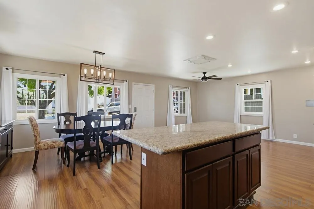 https://cdn.realtyfeed.com/cdn/127/260013296/cea548e98647325bc96c4fb012e7c6c7.webp